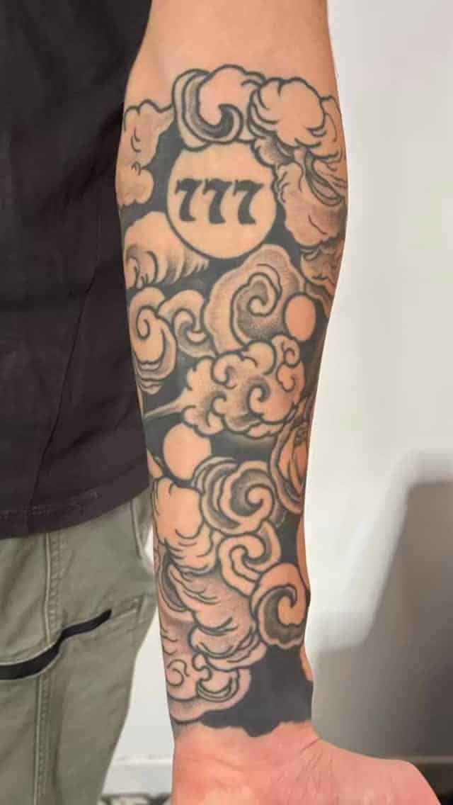 Tatouage black and grey réalisé par David Braccini Saint-Raphaël