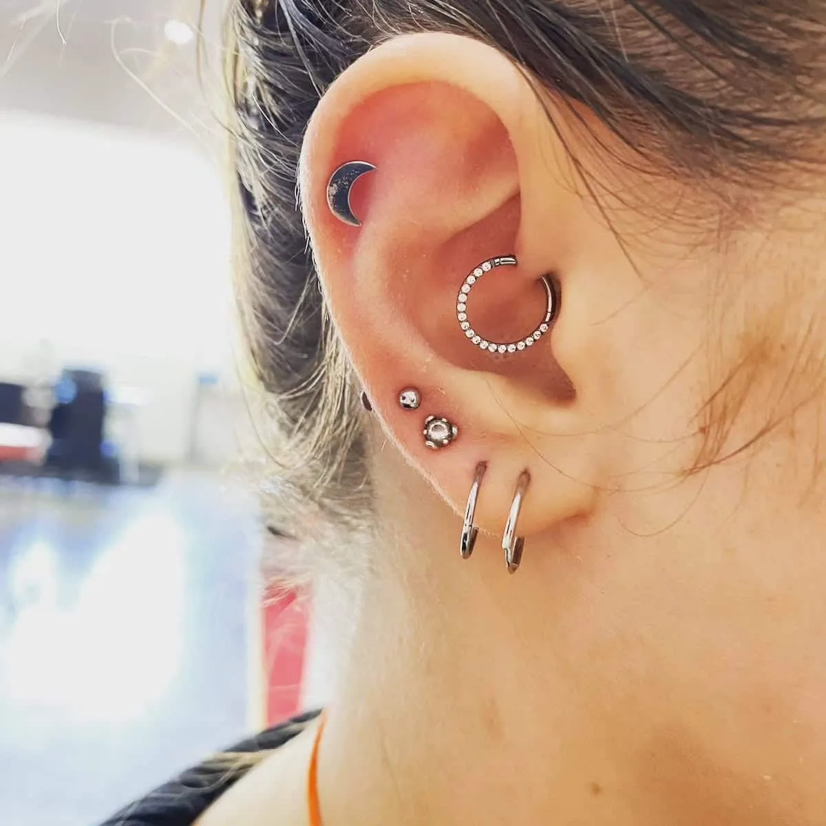 Piercing daith anneau et lobes multiples bijoux argent — Lila, Art District Saint-Raphaël