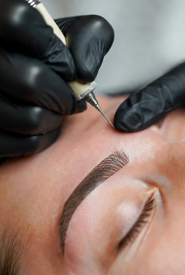 Maquillage permanent microblading et candy lips à Saint-Raphaël — Art District